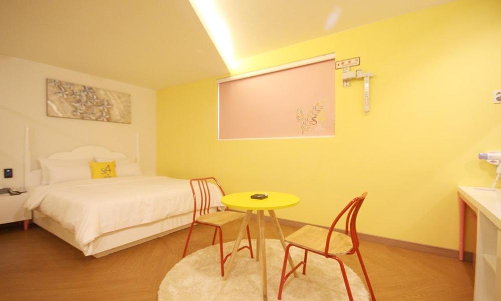 Iksan 4 Seasons Hotel Экстерьер фото
